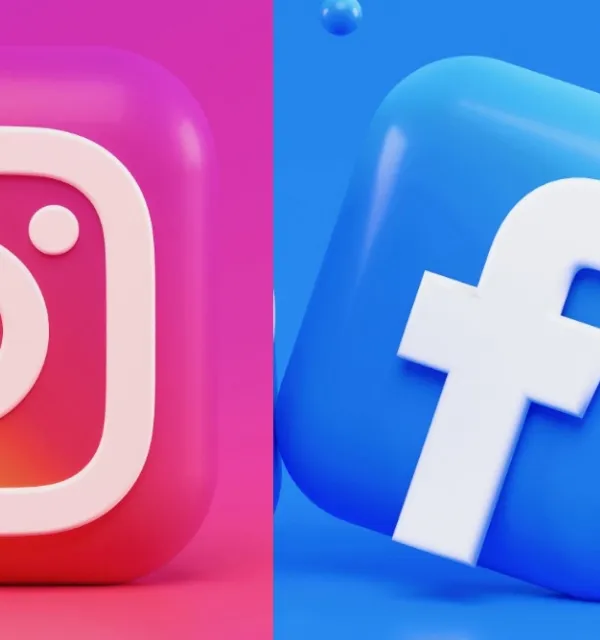 InstagramとFacebookのアイコンの形を模したオブジェクト